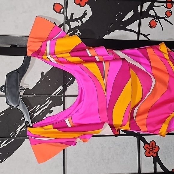 Trina Turk Spa & Swim Collection Colorful Swimsuit Size 4 NWT - Picture 2 of 11